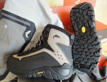 Wading Boots Simms G3 Guide Vibram Soles Steel Grey - Side Of & Vibram Rubber Soles
