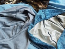 Very practical hoodies, which can be easily flexed over the cap and thus protect the neck and face.