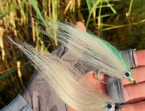 The large baitfish streamers Magnetic Minnows in chartreuse & tan colors are streamers originally designed for catching strong GTs and tarpons. In fresh waters we can fish for pike, zander, asp with great success and in smaller sizes also perch or large trout.