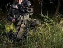 Niels Vestergaard filmen fly fishing in a Danish river