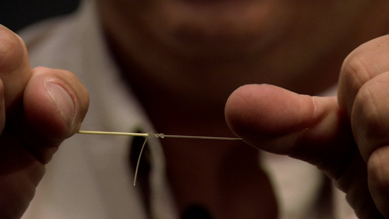 Leader Setups; Connecting the line to leader with a three turn clinch knot