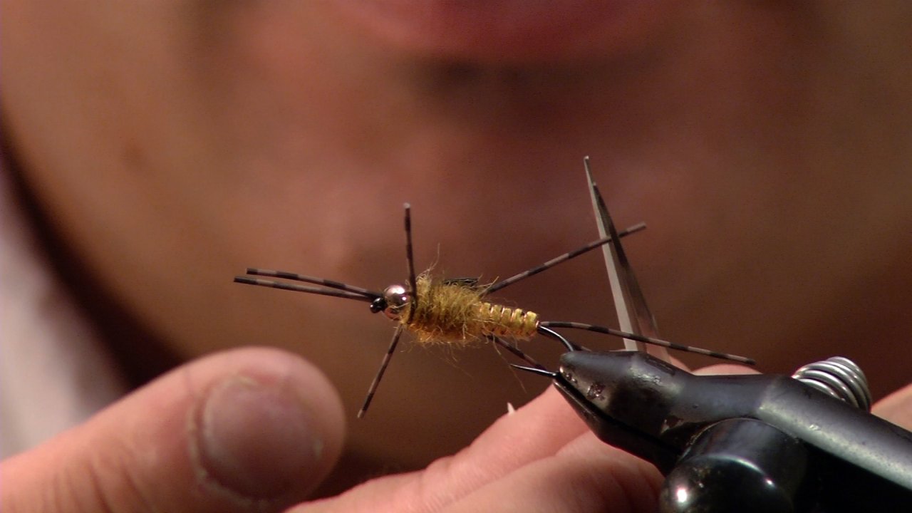 Fly Tying, Dronestone; Trimming down the rubber legs