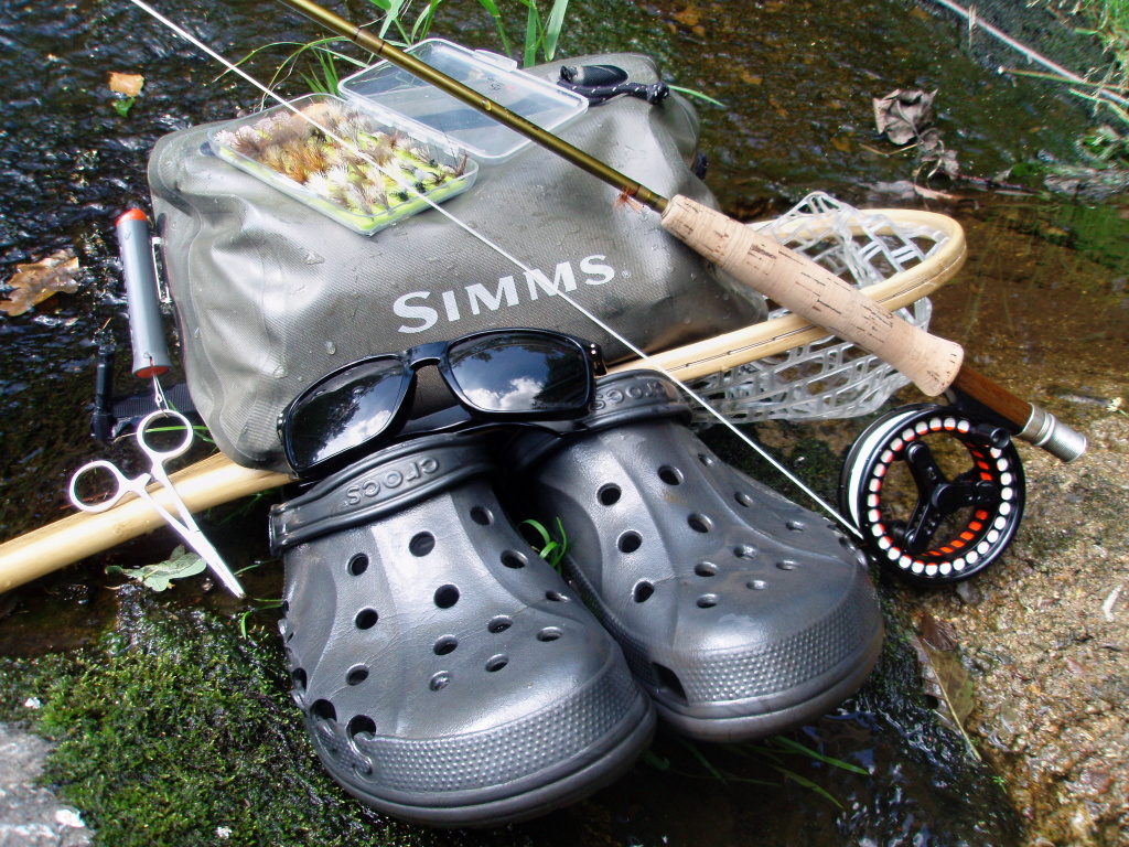 My gear. All I need for summer fly fishing. Other things worsen your mobility and ease of fishing.