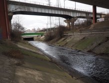 Betonové koryto a kanál pod Jižní spojkou