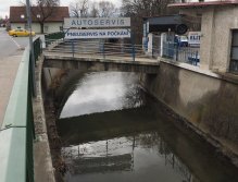 Betonová regulace v Záběhlicích