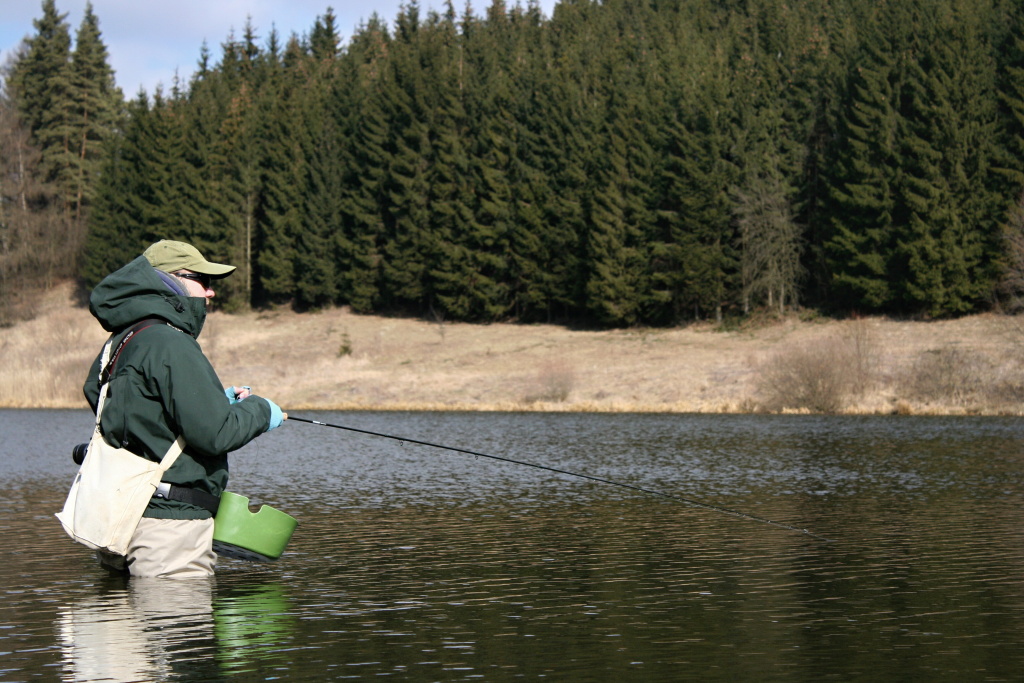 Sometimes is necessary go to the water... Stripping basket is a great accessory! Always dress warm, the water is so far only a few degrees!