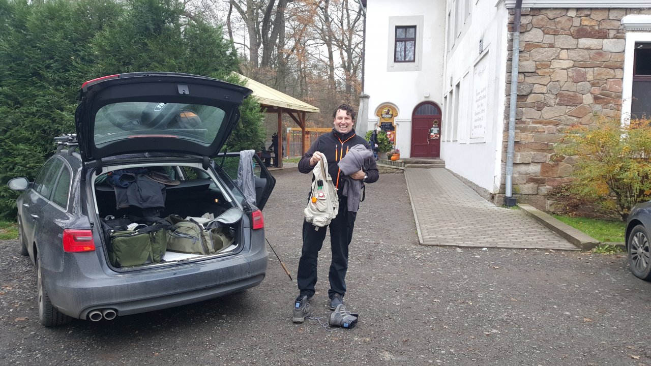 Good parking spot at hotel Na Kocand�