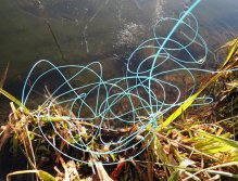 The ice is mainly around the shores. The advantage is that you can put off your fly line on it! ;-) The disadvantage - you can cut off a nice, maybe the last fish of the winter stillwater season.