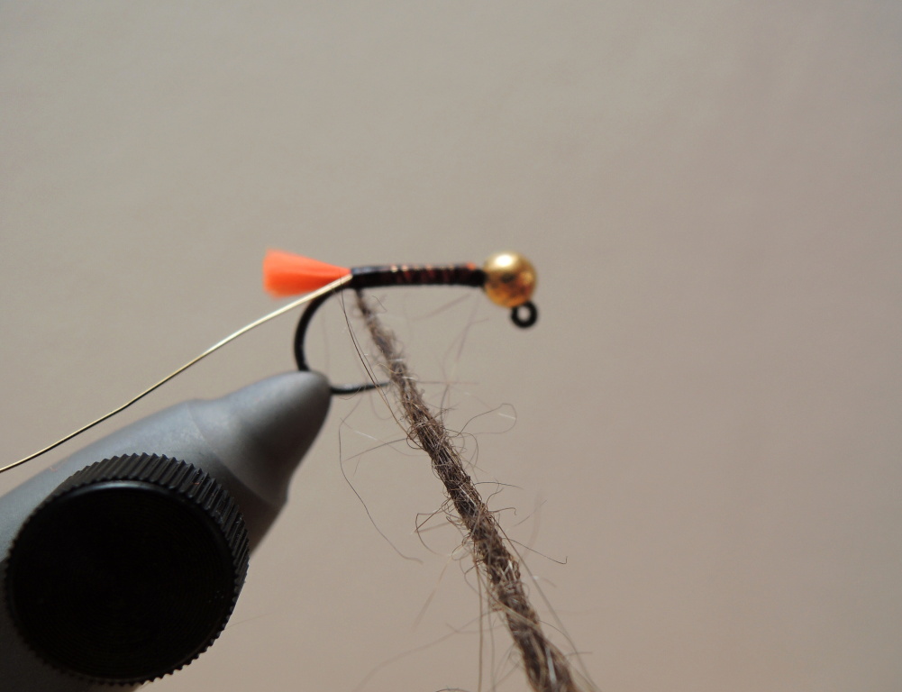 STEP 4 - Dubbing On The Thread