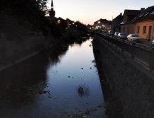 View of the evening river. The fish went to sleep.
