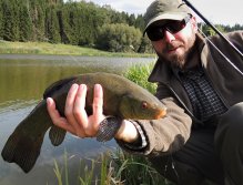 The method at the moment did not bear fruit in the form of some nice trout, but was not also completely unsuccessful! Evidence of this is a nice old tench, which is - in addition to pike, zander, perch and carp - also quite abundant in trout small waters.