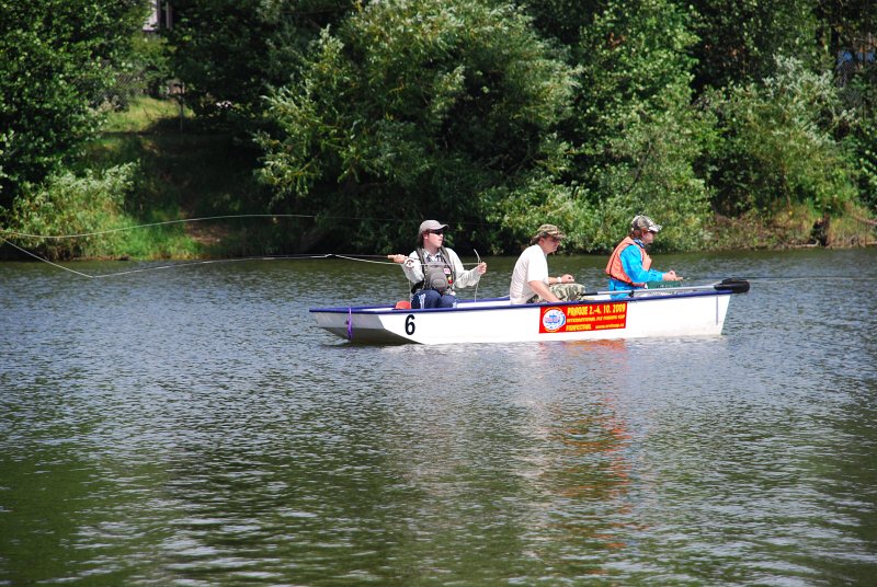 B�evnick� n�dr�, Chot�bo�