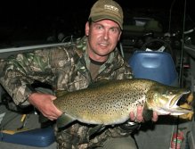 12lb Monster mouse eating Brown - fell to a deer hair mouse fly