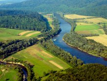 Hoczewka flows into the San