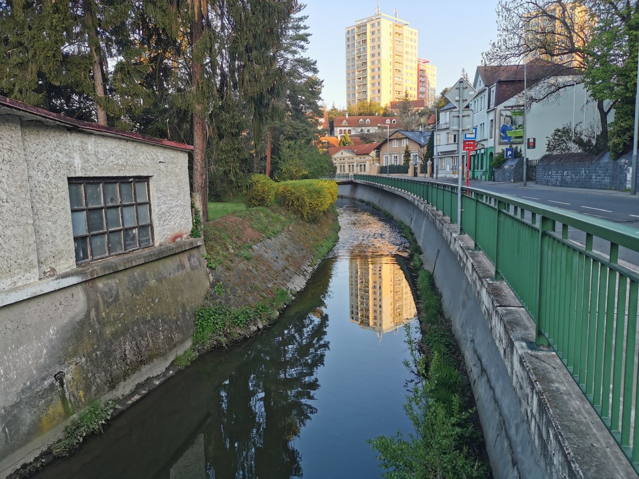 Boti� stream in Prague - Z�b�hlice