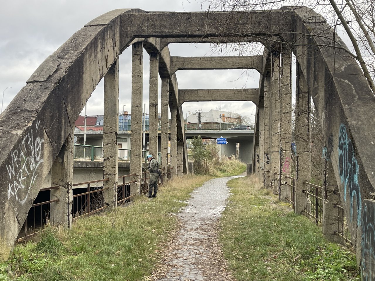 Svatava at the "tri-bridge" near Citick� Street