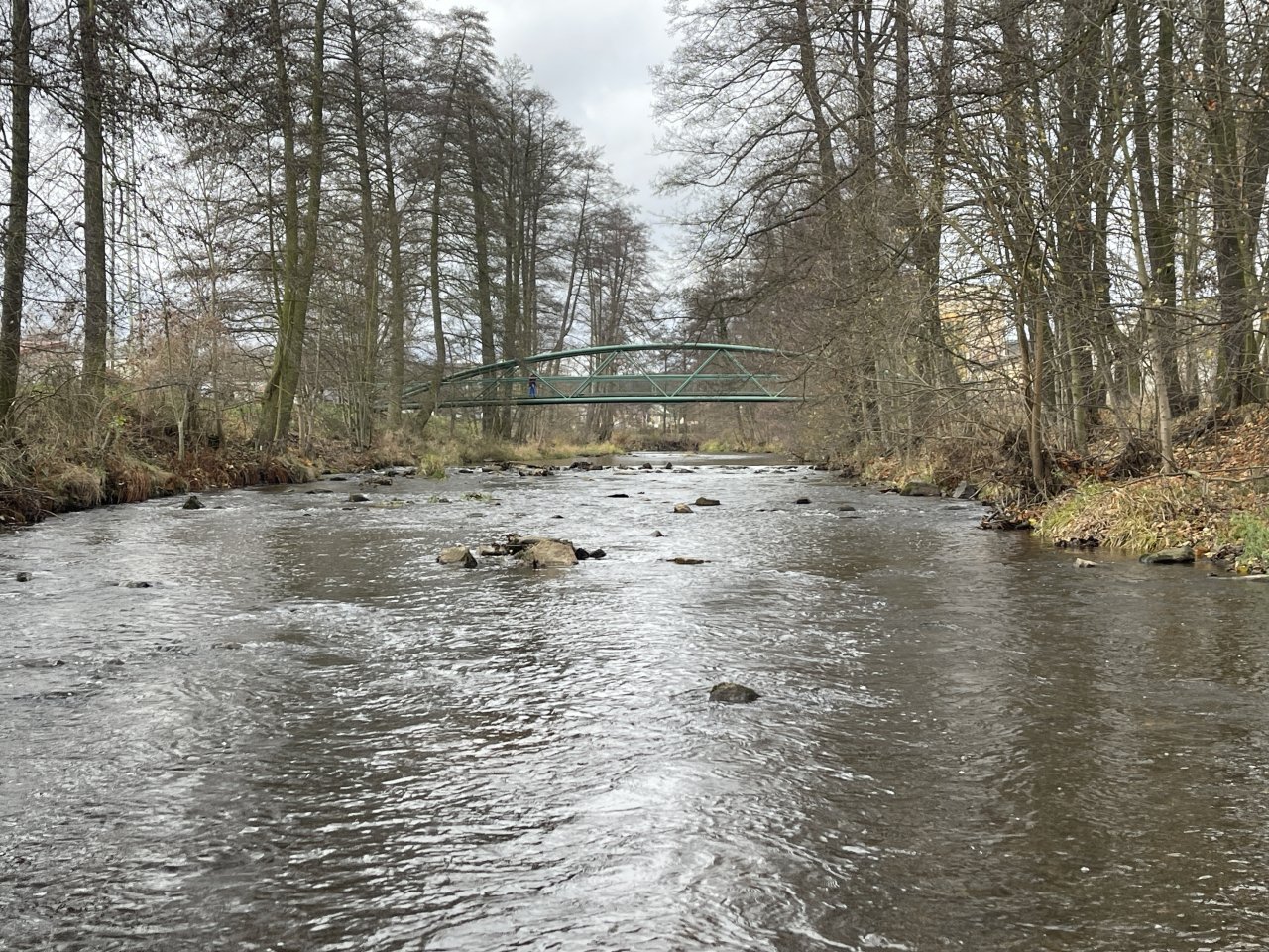 Svatava by the footbridge at the spinning mill in Svatava