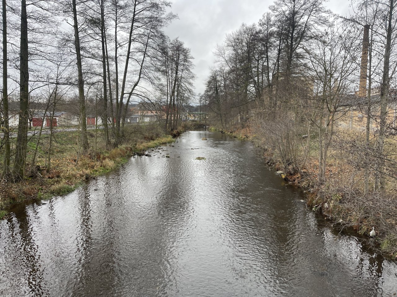 Svatava by the footbridge at the spinning mill in Svatava