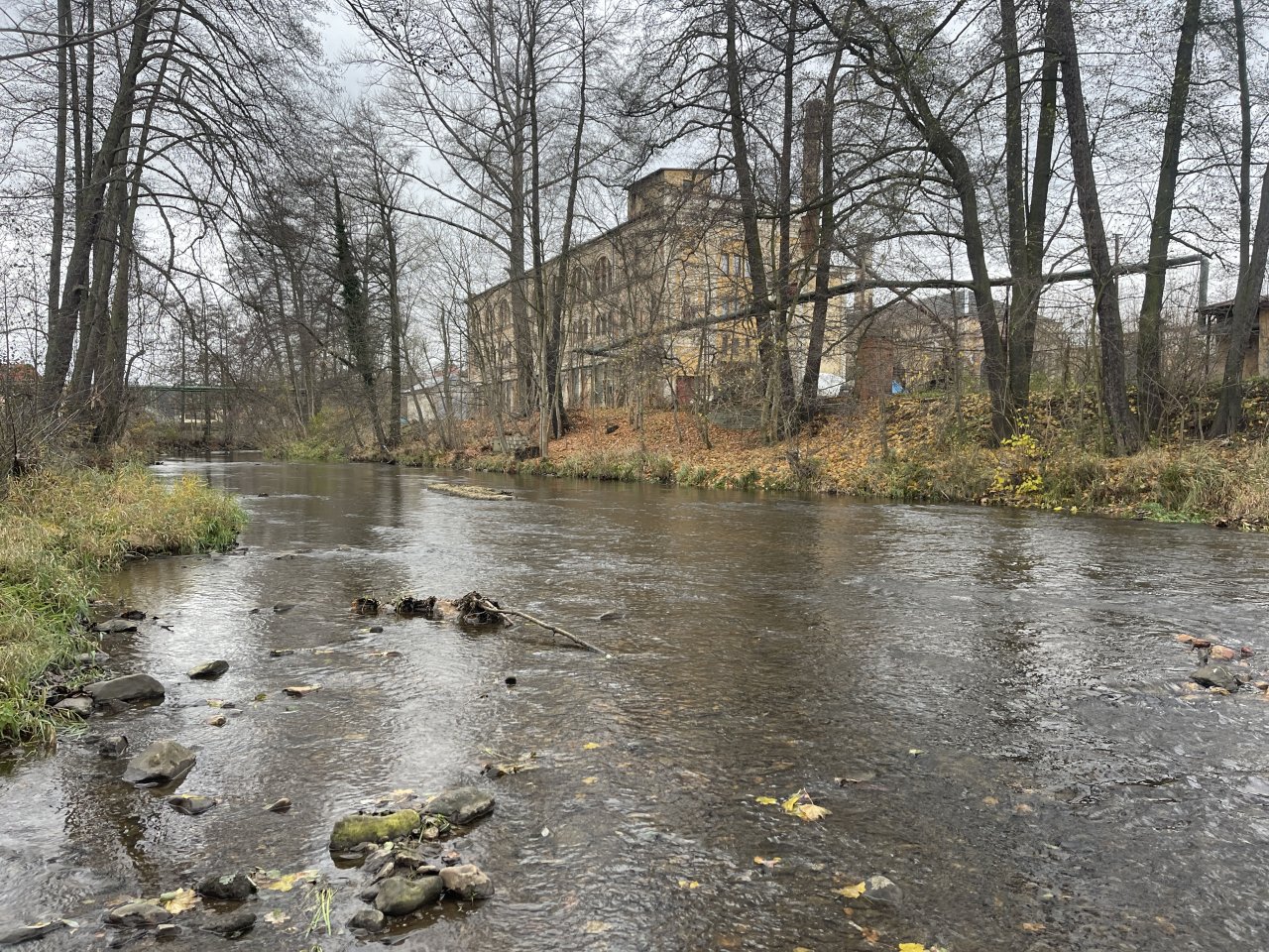 Svatava by the footbridge at the spinning mill in Svatava
