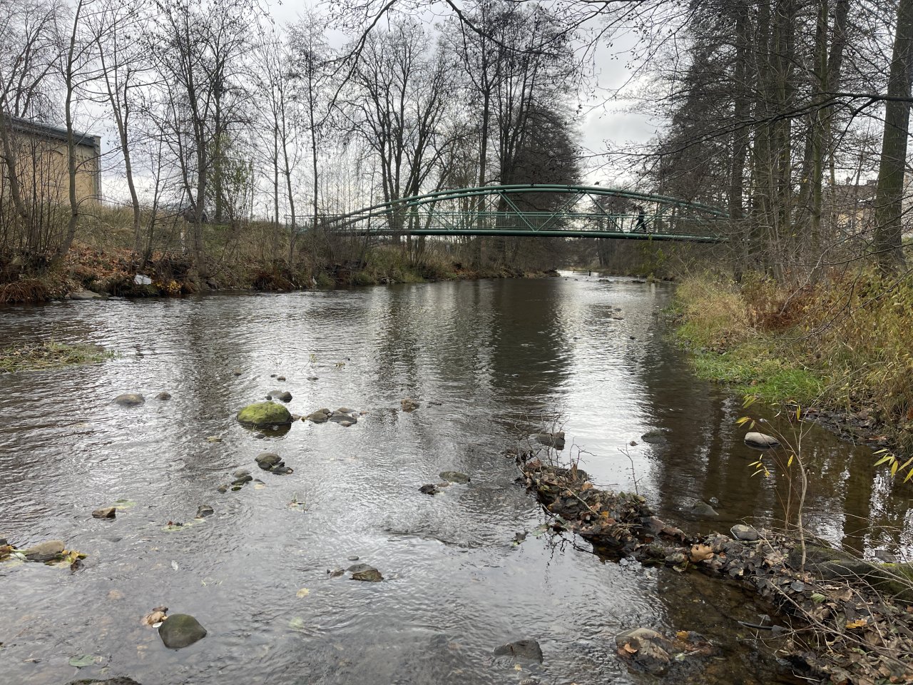 Svatava by the footbridge at the spinning mill in Svatava