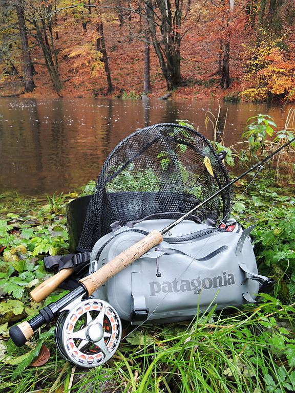 My favorite Fly Fishing Landing Net With Magnet Fencl King 2 Nature L is ready for action during a romantic autumn fishing on my home water!