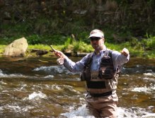 The distance between the indicator and first dropper fly