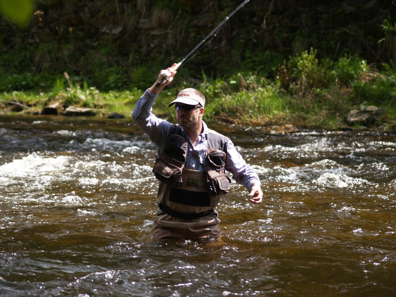 Casting with 900 cm Hends Camou Leader