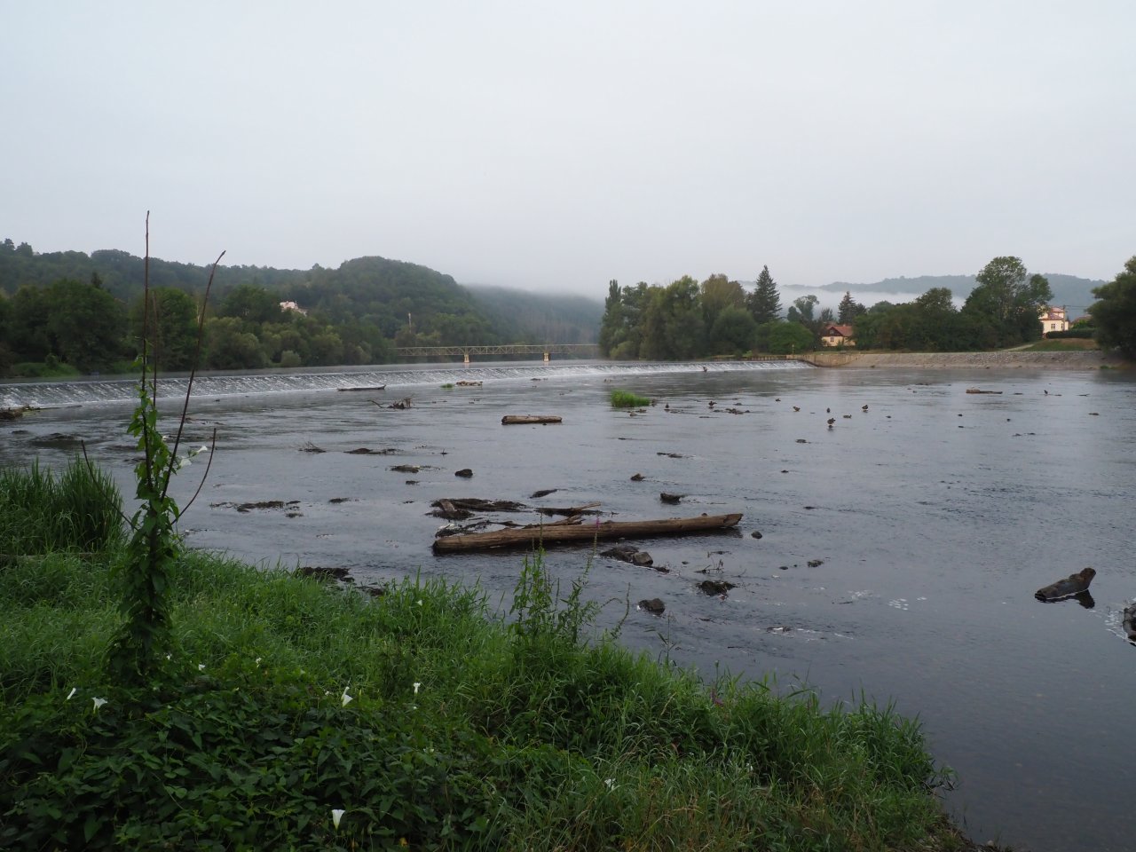 Berounka - the weir in Zadn� T�eba�