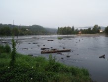 Berounka - the weir in Zadní Třebaň