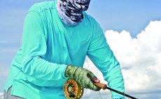 Fly Fishing Gloves Buff Original Angler Pro-Series - In Action