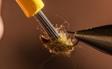 Ergo Dubbing Pick Loon Outdoors