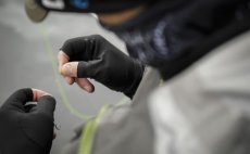 Fly Fishing Gloves Guideline Fir-Skin - In Action