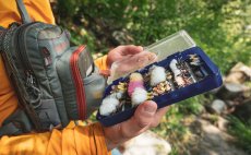 Fly Box Fulling Mill Dry Fly & Hopper Box Blue - In Action