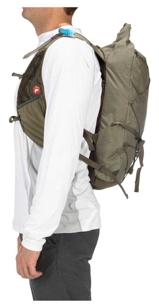 simms flyweight vest pack