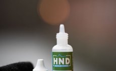 High N Dry Guideline Liquid Floatant Dropper Bottle - In Action