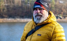 Winter Beanie Hanak Competition Black & Red - In Action