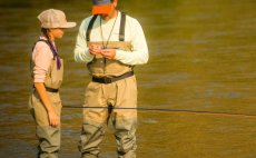 Fishing Waders Simms Tributary Stockingfoot Tan - In Action