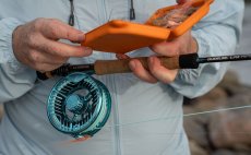 Fly Reel Guideline Aura Blue - In Action