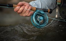 Fly Reel Guideline Aura Blue - In Action