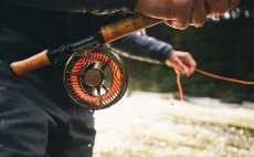 Fly Reel Guideline Aura Bronze - In Action