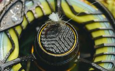 Fly Reel Guideline Aura Bronze - In Action