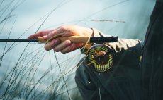 Fly Reel Guideline Aura Bronze - In Action
