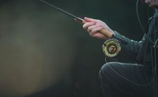 Fly Reel Guideline Aura Bronze - In Action