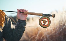 Fly Reel Guideline Aura Bronze - In Action