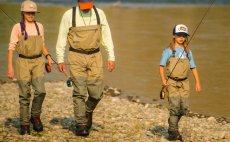 Wading Boots Simms Tributary Rubber Soles Carbon - In Action